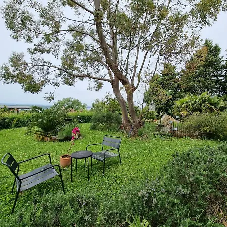 Garden Apartment *